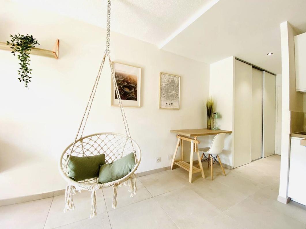 Studio Terrasse & Parking Gratuit En Residence Nîmes Exterior foto